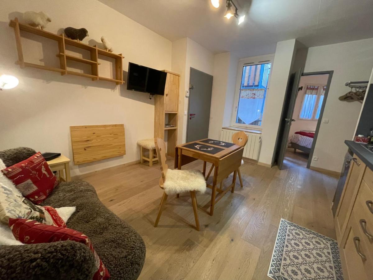 T2 30M2 Plein Centre, Lit Fait, Linge Fourni, Wifi Apartment Cauterets Luaran gambar